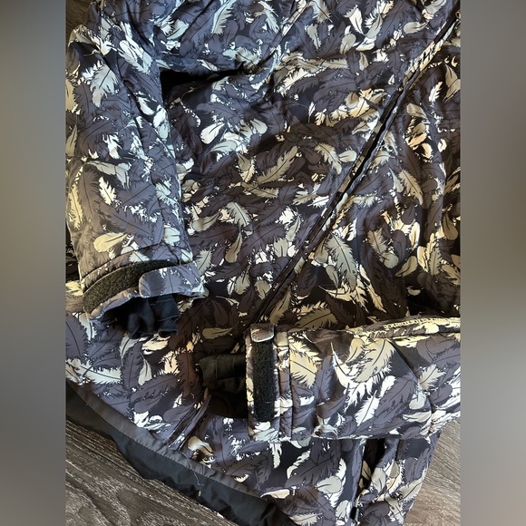 Peak Performance Winter Jacket - Size L - Picture 4 of 8